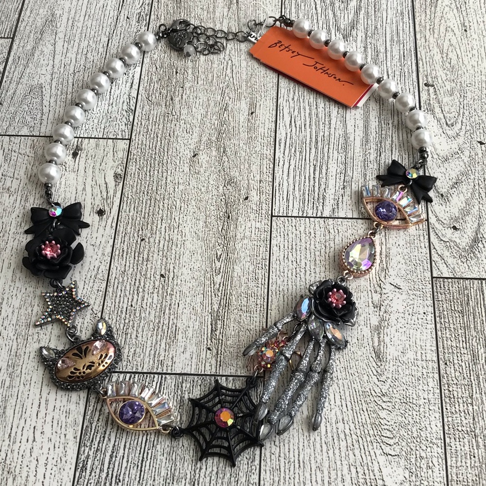 Betsey Johnson Spider Hand Cat Necklace - Picture 1 of 9
